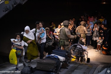 Los talibanes, bajo presión para garantizar seguridad tras el atentado en Kabul