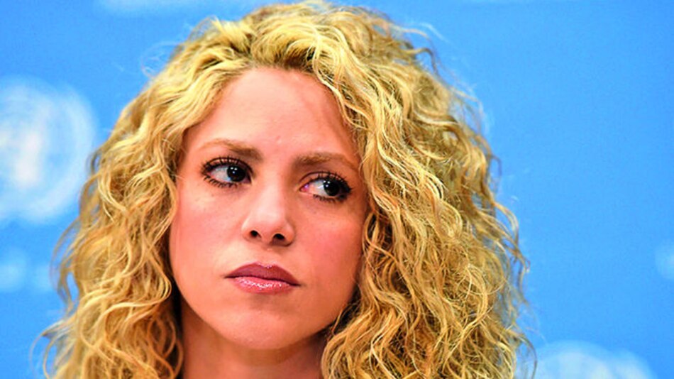 Shakira tiene problemas en las cuerdas vocales