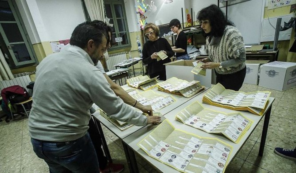 Auge de la derecha y del movimiento antisistema en Italia, incertidumbre sobre mayoría