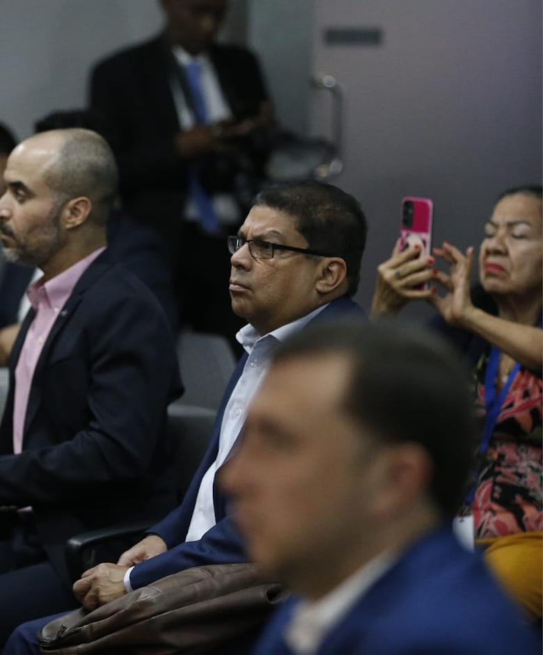 El exministro de Cultura Carlos Aguilar reaparece como asesor de la Comisión de Relaciones Exteriores de la Asamblea