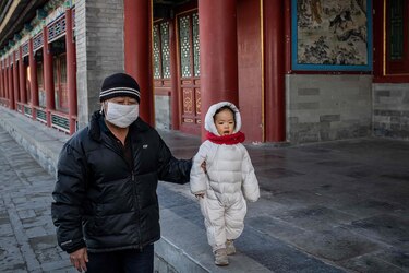 Más fronteras cerradas y medidas excepcionales para intentar contener la epidemia