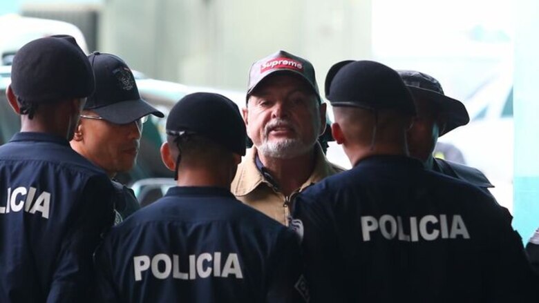 Perito Rivera Calle denuncia que es víctima de seguimiento y pinchazos