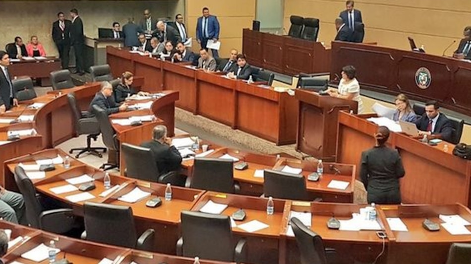 Pleno aprueba en segundo debate penalización de la defraudación fiscal