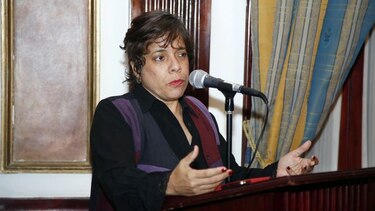 Poetisa panameña Lil Marie Herrera, galardonada por poemas de juegos sesudos y anécdotas delirantes