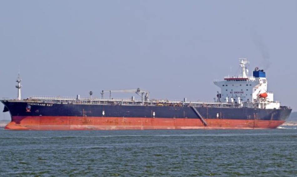 EU agrega 2 firmas y 34 buques a sanciones contra Nicolás Maduro