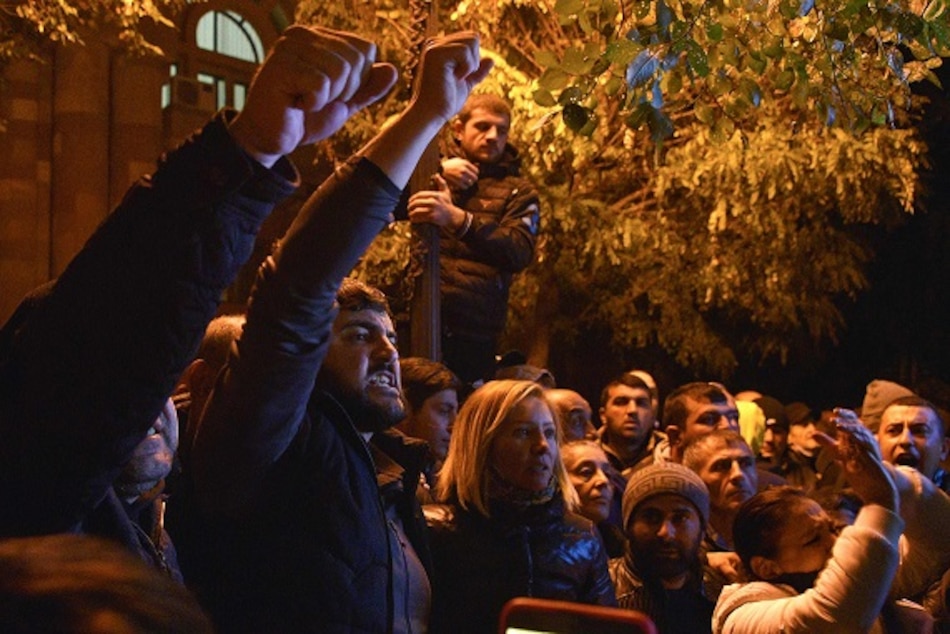 Azerbaiyán y Armenia acuerdan poner fin a combates por control de Nagorno Karabaj