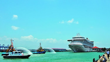 Línea de crucero alemana llega a Colón