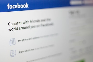 Facebook ha eliminado 5 mil 400 millones de cuentas falsas