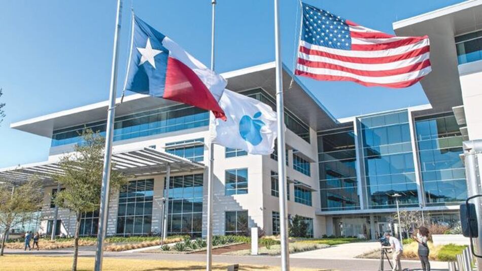 Apple anuncia inversiones en EU y Donald Trump se regocija