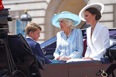 Isabel II es aclamada en el balcón del Palacio de Buckingham, por sus 70 años de reinado