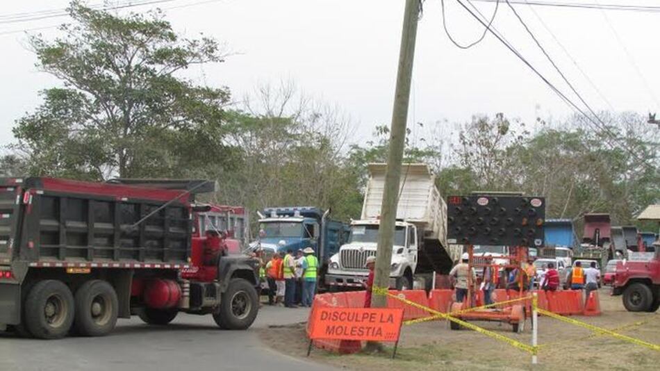 Camioneros exigen que los contraten en proyecto de ampliación de la Panamericana