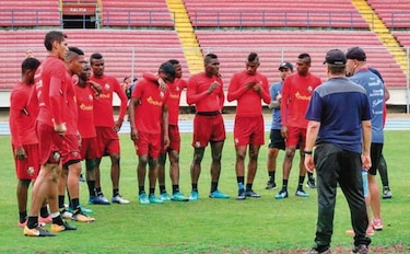 Selección se foguea hoy en Puerto España