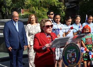 Presidenta de la Corte reaparece en la Asamblea en medio de la polémica por la jubilación especial