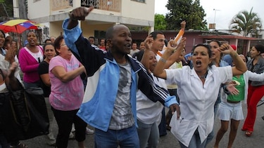 Cubanos esperan más que símbolos ante el debut de la isla en cumbre de Panamá