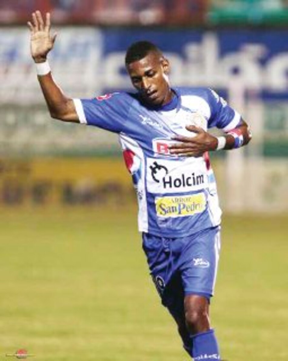 Yuyu Muñoz pide su trofeo