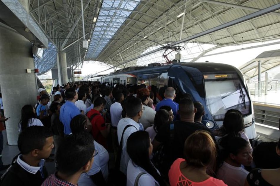 Quejas por daños en ascensores del Metro