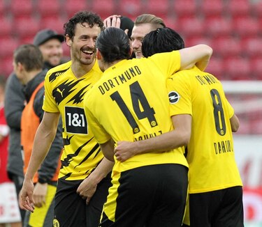 Borussia Dortmund y Wolfsburgo se clasifican para la Liga de Campeones