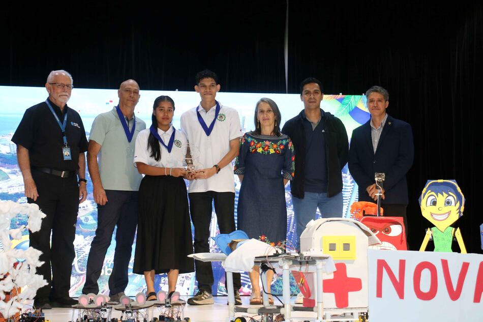 Conozca los estudiantes que competirán en RoboCup Junior 2025 en Brasil 
