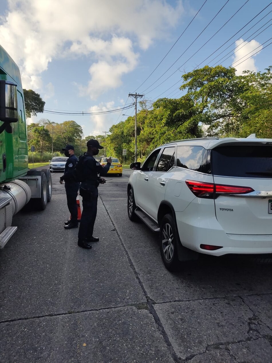 Joyería en Multiplaza, otra víctima de robo, ladrones se llevaron relojes