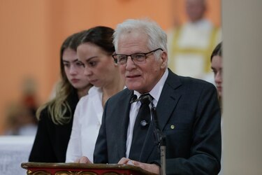 Con una misa solemne y todos los honores, Colombia dice adiós a Miguel Uribe Turbay