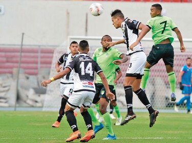 Universitario se apuntó ayer su primera victoria