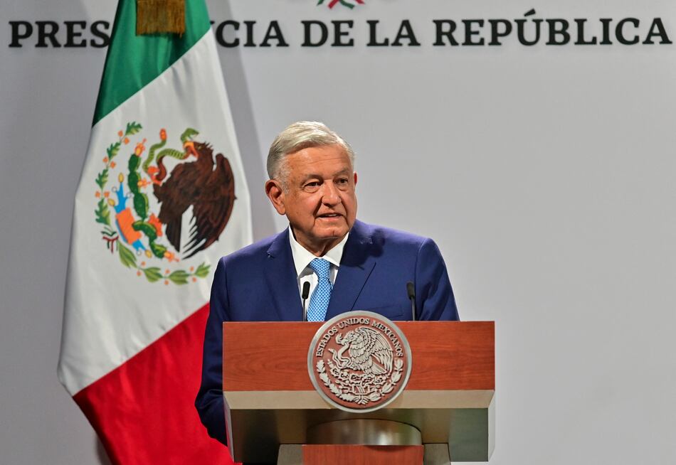 ‘Pintan un mundo rosa’, presidente López Obrador critica ‘narcoseries’ de Netflix