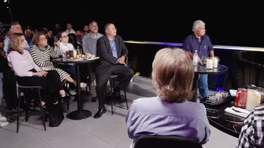 Mulino evitó el foro de turismo; se fue al Poin y habló por 45 minutos