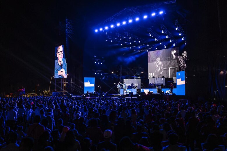 Festival de música en la cinta costera: un mar de alegría y fe