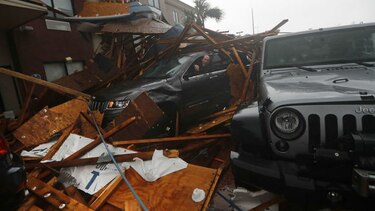 Huracán Michael toca tierra en Florida con vientos de 250 kilómetros por hora