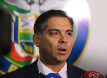 La Corte es la que debe decidir si los suplentes pueden cobrar doble sueldo: Adolfo Valderrama, presidente de la Asamblea