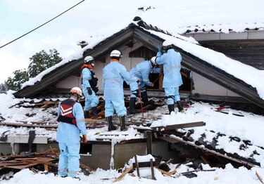Se reportan unos 300 desaparecidos y 168 muertos tras el terremoto de Japón
