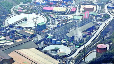 Río Tinto considera salir de mina en Indonesia