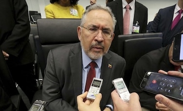 Venezuela: exministro petrolero Nelson Martínez muere bajo custodia