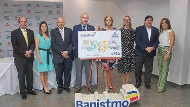 Presentan la edición limitada tarjeta de crédito Visa Banistmo Natura 500 años