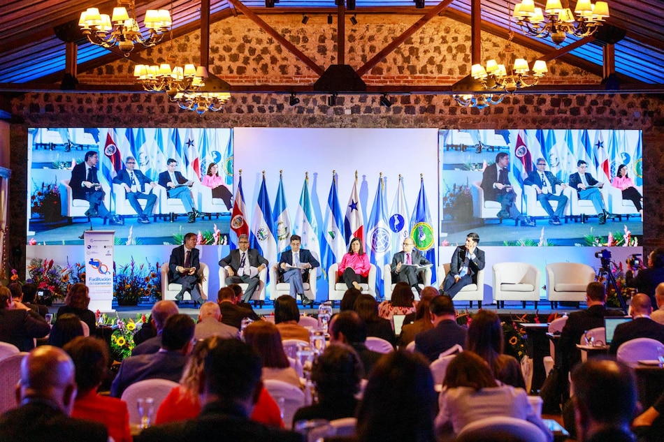 Boletos aéreos en Centroamérica podrían costar $55