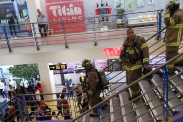 Policía Nacional: trataron de robar joyerías cuando explotaban los fuegos artificiales en Albrook Mall
