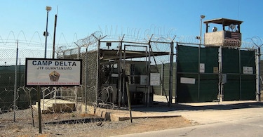 Estados Unidos ya ha comenzado a enviar migrantes a Guantánamo, asegura la Casa Blanca