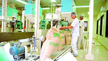 Evalúan situación comercial