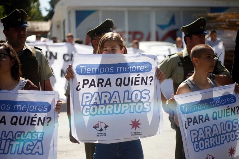 Cierran las mesas de votación en las elecciones generales de Chile