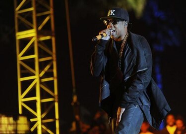 Hotel despide a quien grabó agresión a Jay Z