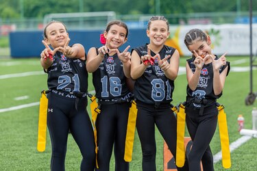 Owls, Kolts, Lions y Raiders mantienen paso firme en Kiwanis Football League