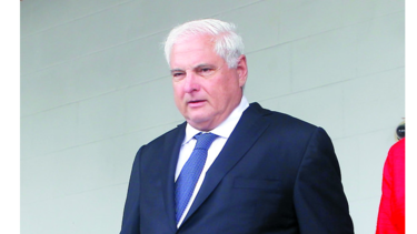 Decisión de otorgar libertad bajo fianza a Martinelli, suspendida temporalmente