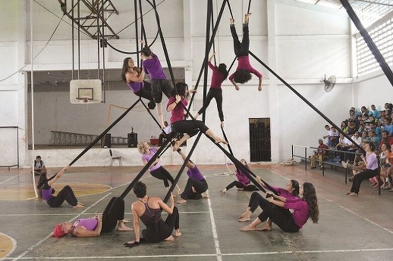 Finaliza Panamá Aérea con dos espectáculos de anatomías oscilantes