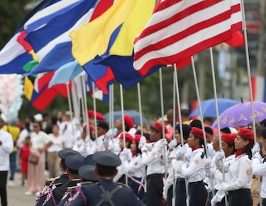 San Miguelito y Betania celebran el 28 de noviembre con coloridos desfiles