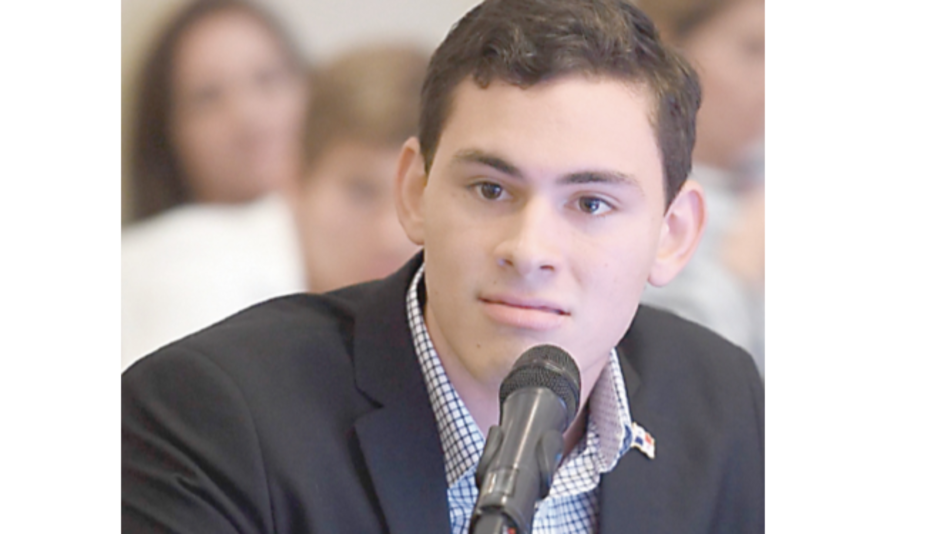 Diputado Vásquez reveló que en la agenda de las sesiones extraordinarias no se incluirían proyectos anticorrupción