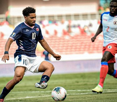 Bermudas llama a nueve 'europeos' para su duelo ante Panamá