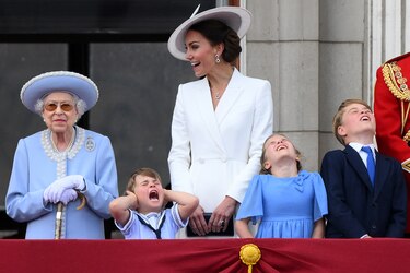 Isabel II es aclamada en el balcón del Palacio de Buckingham, por sus 70 años de reinado