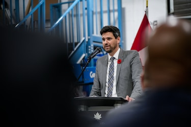 Canadá anuncia ambicioso plan para dar trabajo  a inmigrantes