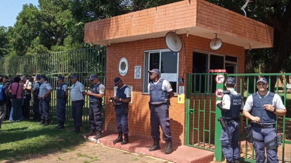 Representantes de Guaidó ocupan parte de la embajada de Venezuela en Brasilia