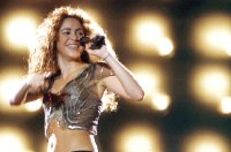 Shakira canta en las pirámides